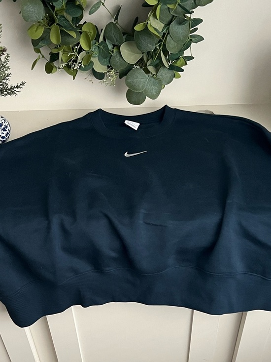 Nike Women's Blue/Green Crewneck Sweatshirt with White Swoosh - Picture 2 of 2